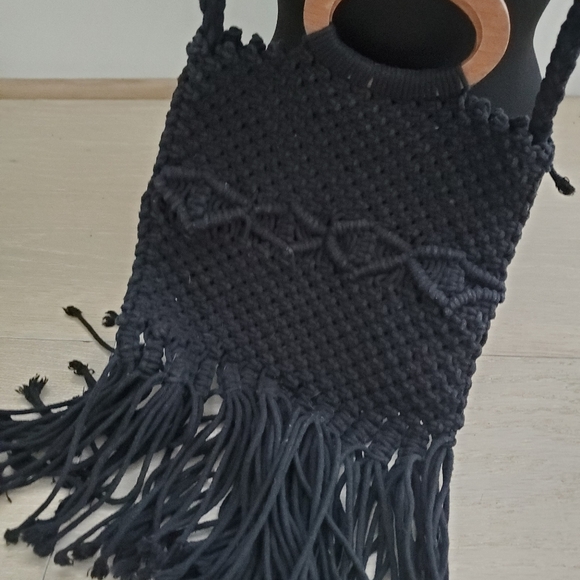 Danielle Nicole Black Macrame Crossbody Bag - Picture 3 of 7
